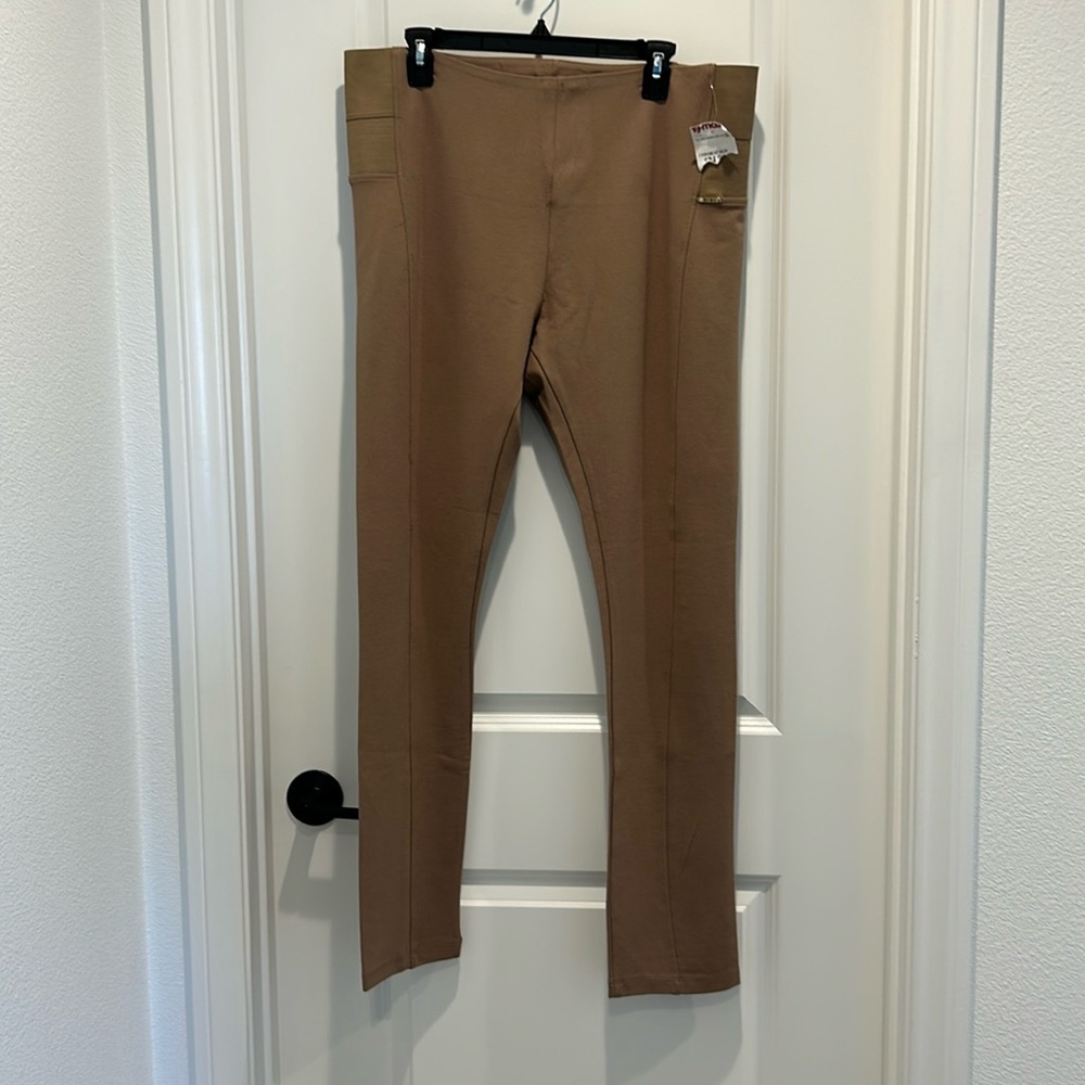 BCBG stretchy pull up pants